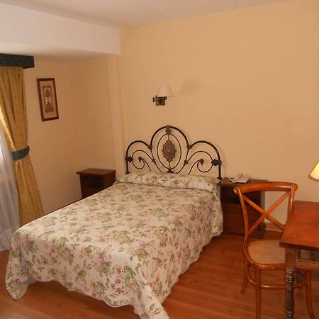 Hotel Rural Las Postas Навасеррада Екстер'єр фото