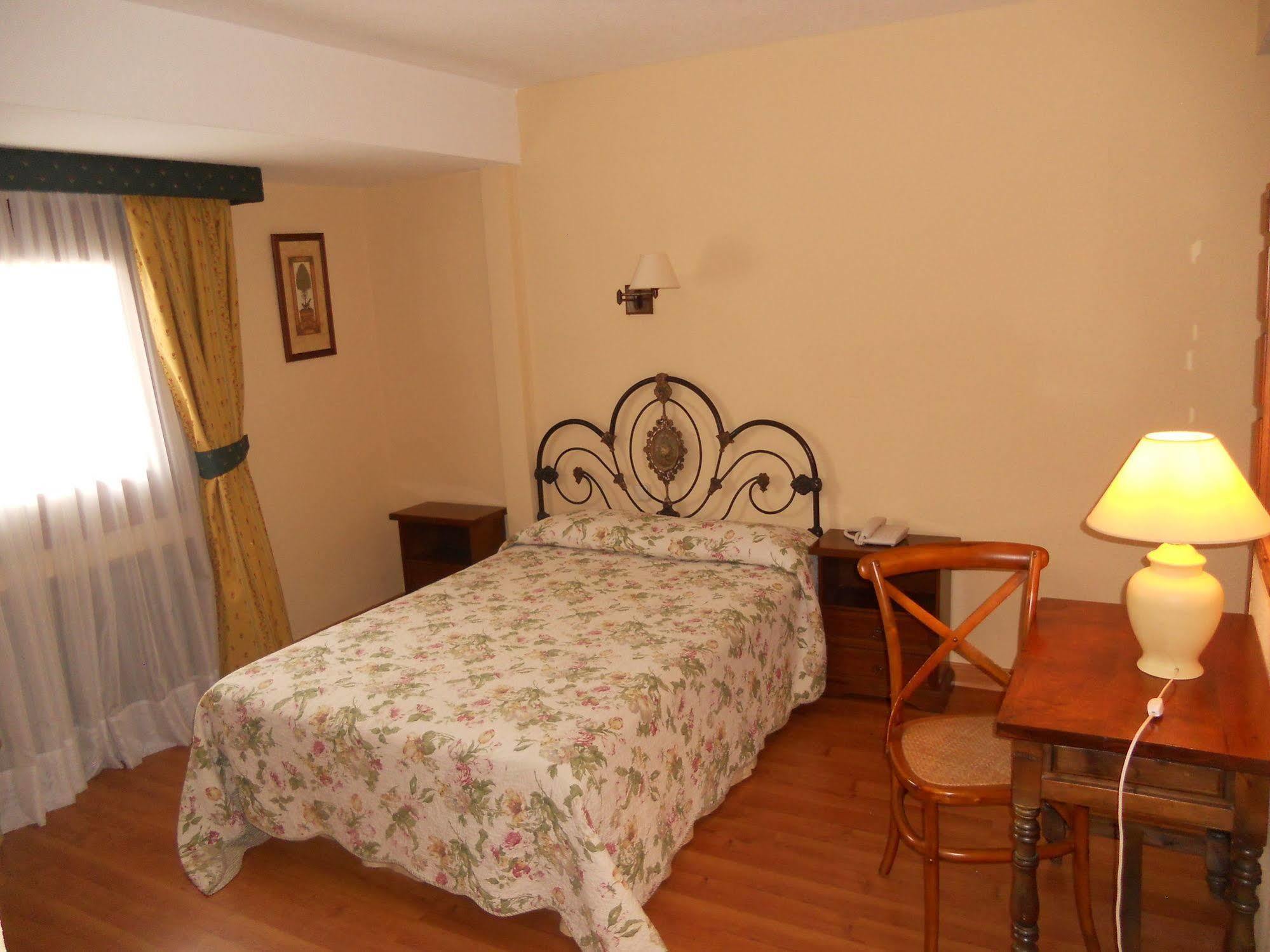 Hotel Rural Las Postas Навасеррада Екстер'єр фото